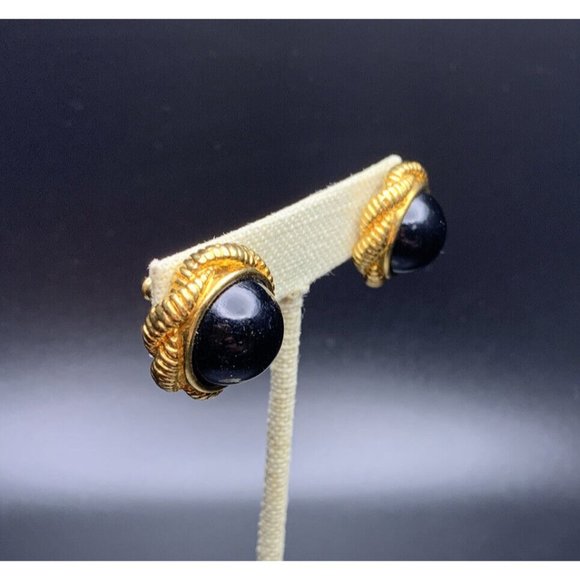 Chunky Black Plastic Cabochon Pierced Earrings Gold Tone Round Classic Vintage - Picture 2 of 6